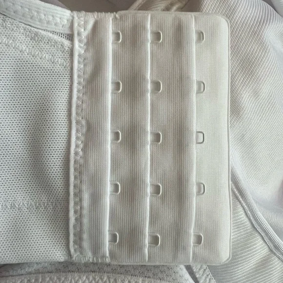 - Glamorise 40I White MagicLift Seamless Sport Bra! NEW! - Picture 7 of 15